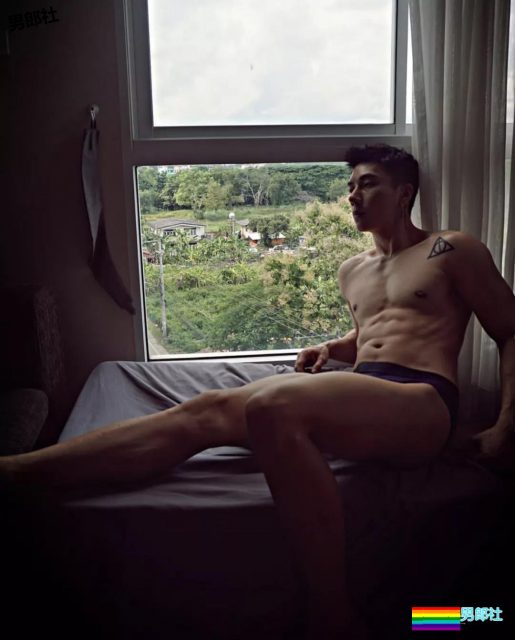 超不爱穿内裤自拍的泰国模特！单凭这身肌肉我就非常可以！ - 51虹马