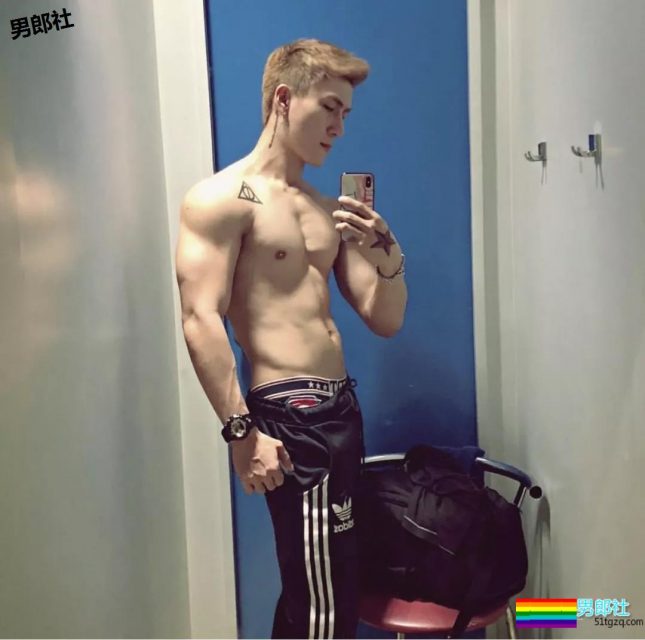 超不爱穿内裤自拍的泰国模特！单凭这身肌肉我就非常可以！ - 51虹马