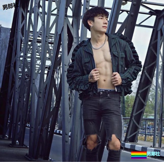 超不爱穿内裤自拍的泰国模特！单凭这身肌肉我就非常可以！ - 51虹马