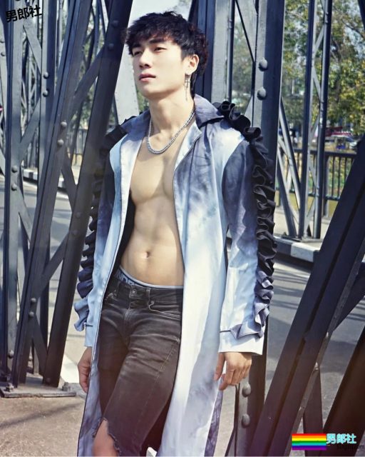 超不爱穿内裤自拍的泰国模特！单凭这身肌肉我就非常可以！ - 51虹马