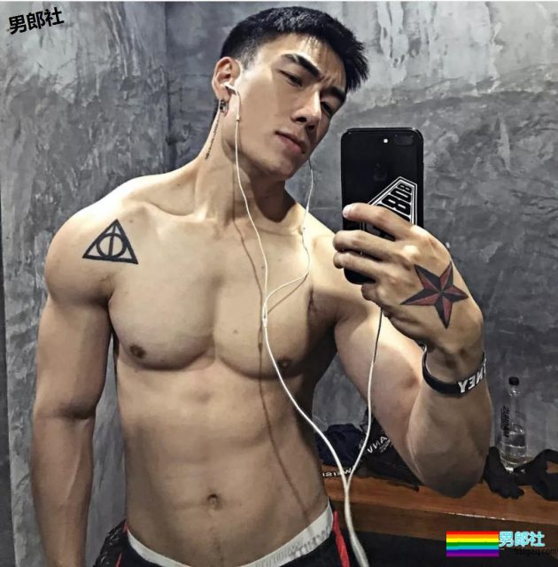 超不爱穿内裤自拍的泰国模特！单凭这身肌肉我就非常可以！ - 51虹马