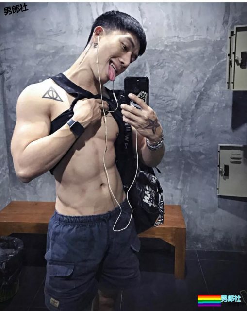 超不爱穿内裤自拍的泰国模特！单凭这身肌肉我就非常可以！ - 51虹马