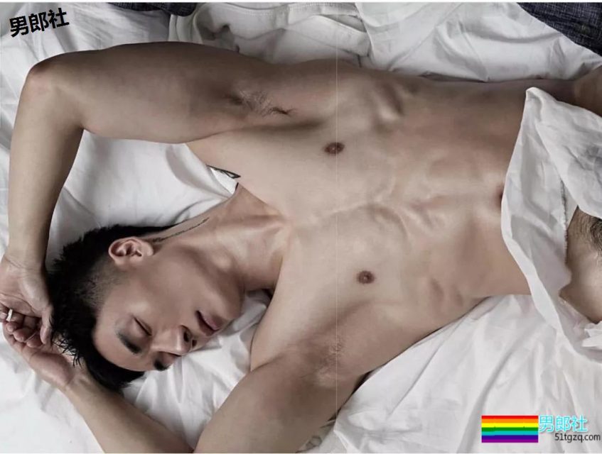 超不爱穿内裤自拍的泰国模特！单凭这身肌肉我就非常可以！ - 51虹马