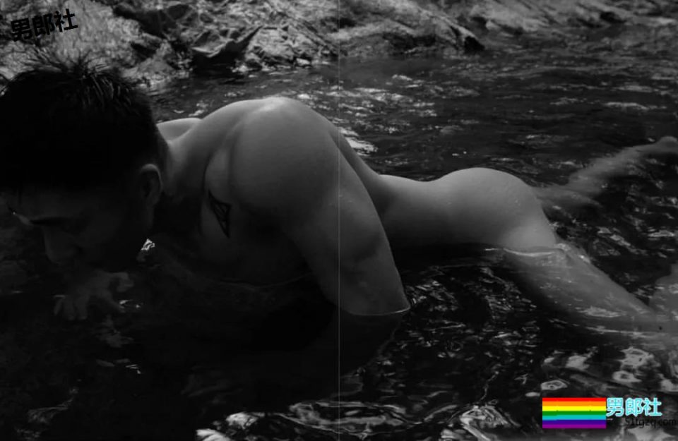 超不爱穿内裤自拍的泰国模特！单凭这身肌肉我就非常可以！ - 51虹马