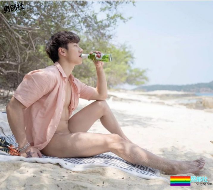 超不爱穿内裤自拍的泰国模特！单凭这身肌肉我就非常可以！ - 51虹马