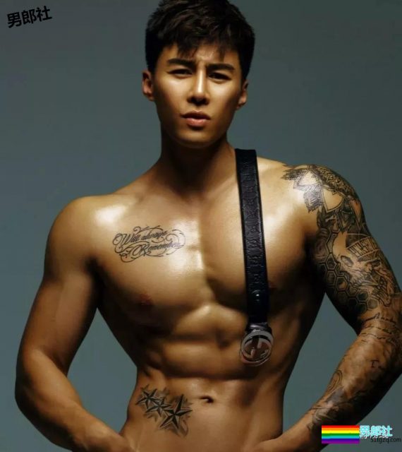 搓衣板腹肌石更汉天菜，公狗腰私教浴巾拉太低，画面太太太太Sexy了！ - 51虹马