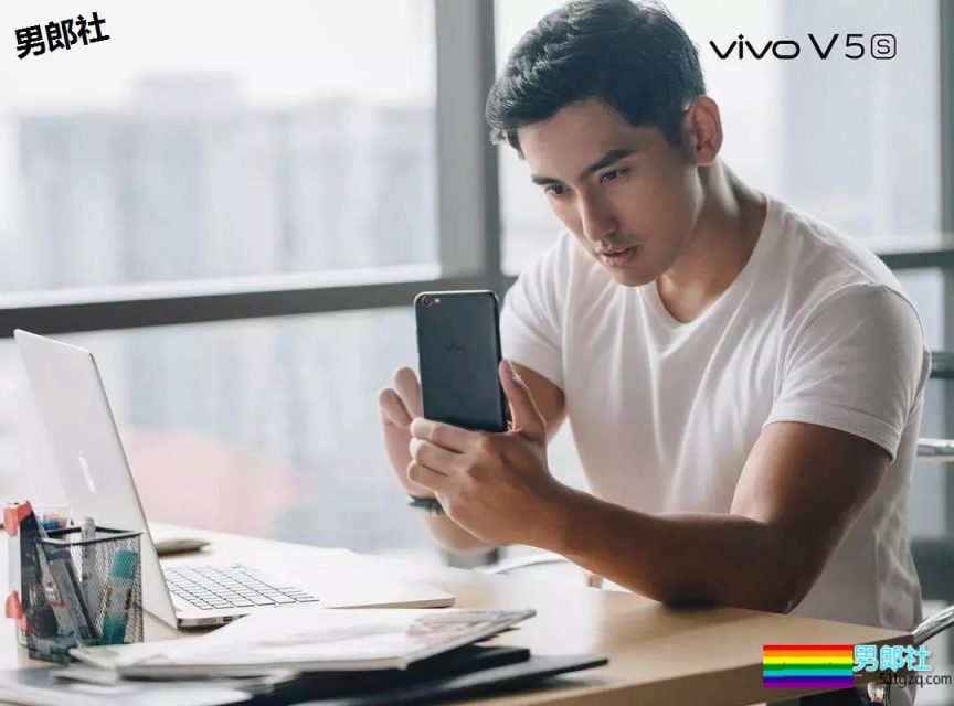 被国产厂商相中的大胸肌小哥，我想扎进他怀里游泳 - 51虹马