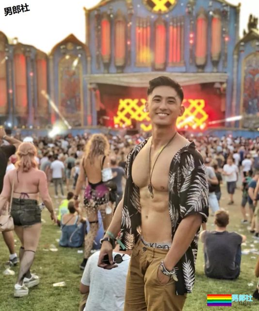 被国产厂商相中的大胸肌小哥，我想扎进他怀里游泳 - 51虹马