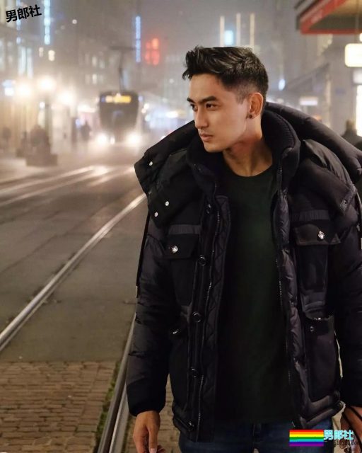 被国产厂商相中的大胸肌小哥，我想扎进他怀里游泳 - 51虹马