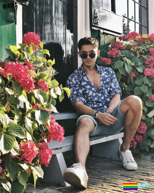 被国产厂商相中的大胸肌小哥，我想扎进他怀里游泳 - 51虹马