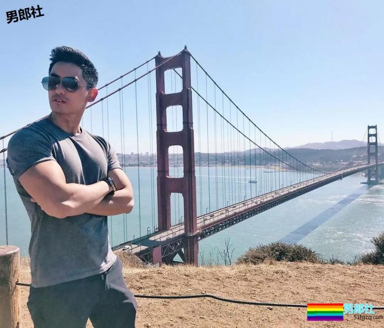 被国产厂商相中的大胸肌小哥，我想扎进他怀里游泳 - 51虹马