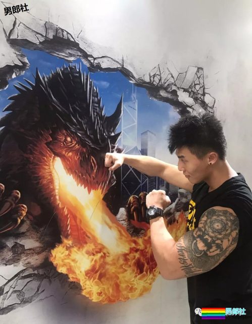 健体比赛中的帅哥 筋肉发达到不行 - 51虹马