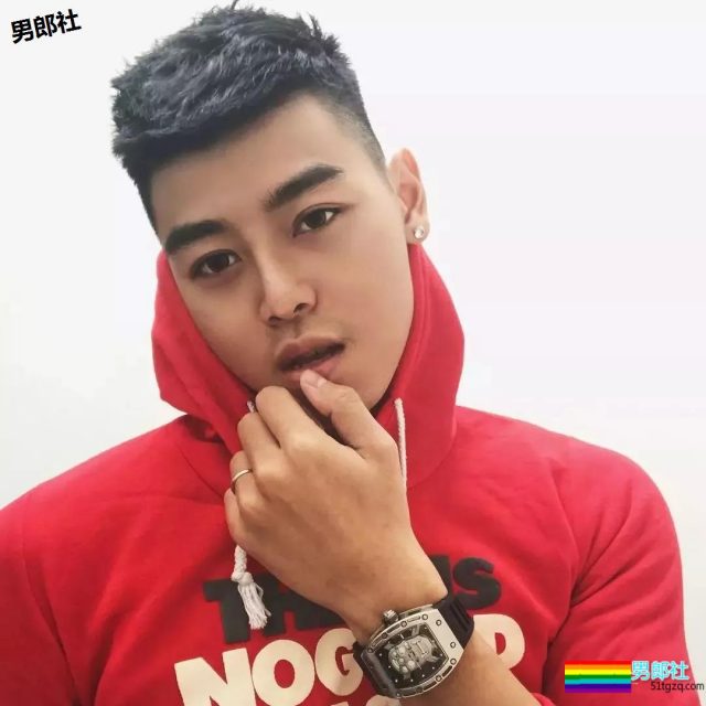 小狼狗模特俬燳秀肌上位网红名媛！肉壮是1是0？ - 51虹马