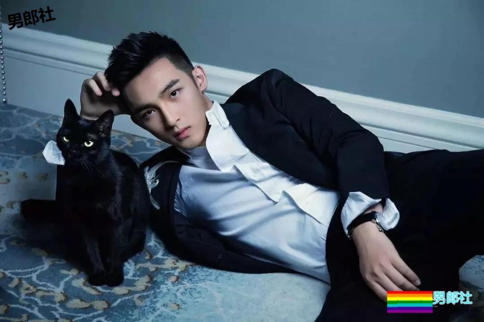 奶凶小狼狗最新石更照！被帅气小哥哥撩到腿弯了！-51虹马