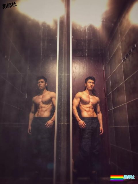 1米85筋肉私教帅出新高度！新一代X健身“头牌”小狼狗！？ - 51虹马