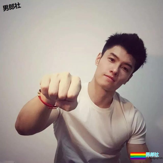 1米85筋肉私教帅出新高度！新一代X健身“头牌”小狼狗！？ - 51虹马