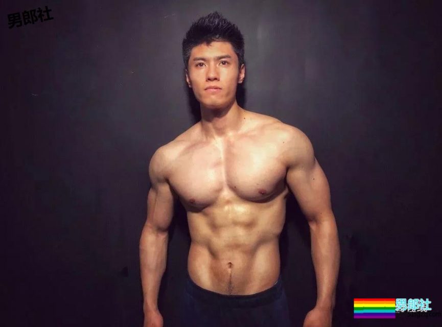 1米85筋肉私教帅出新高度！新一代X健身“头牌”小狼狗！？ - 51虹马