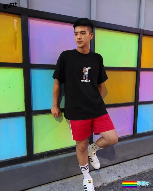 清爽帅气的模特小哥哥，对笑起来有酒窝的男生难以抗拒啊！ - 51虹马