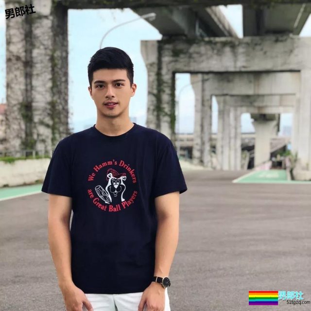 清爽帅气的模特小哥哥，对笑起来有酒窝的男生难以抗拒啊！ - 51虹马