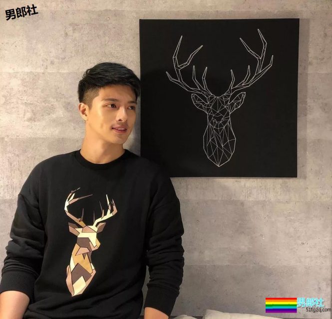 清爽帅气的模特小哥哥，对笑起来有酒窝的男生难以抗拒啊！ - 51虹马