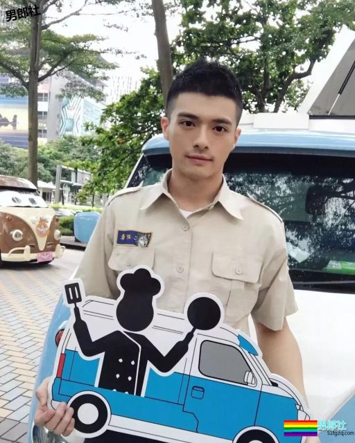 清爽帅气的模特小哥哥，对笑起来有酒窝的男生难以抗拒啊！ - 51虹马