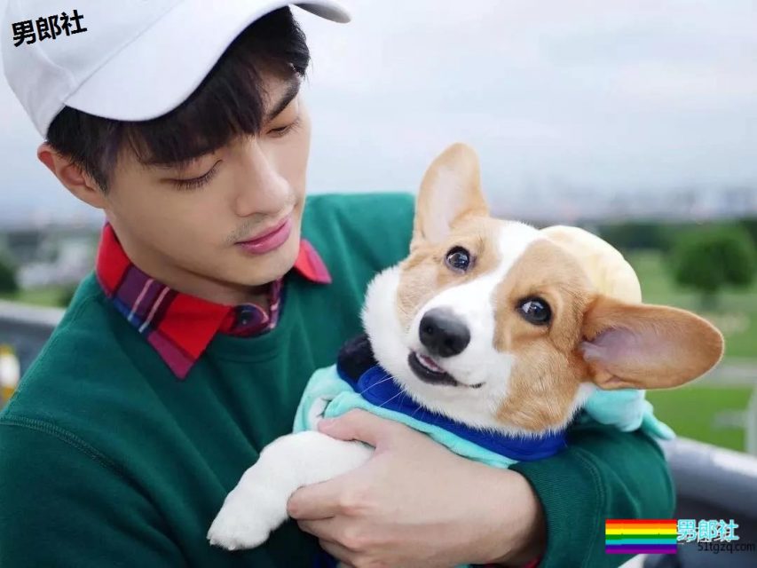 清爽帅气的模特小哥哥，对笑起来有酒窝的男生难以抗拒啊！ - 51虹马