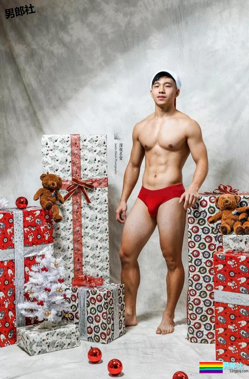 红裤衩红袜子……这些摄影师男模们可真慷慨，快收图 - 51虹马