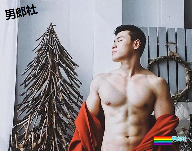 红裤衩红袜子……这些摄影师男模们可真慷慨，快收图 - 51虹马