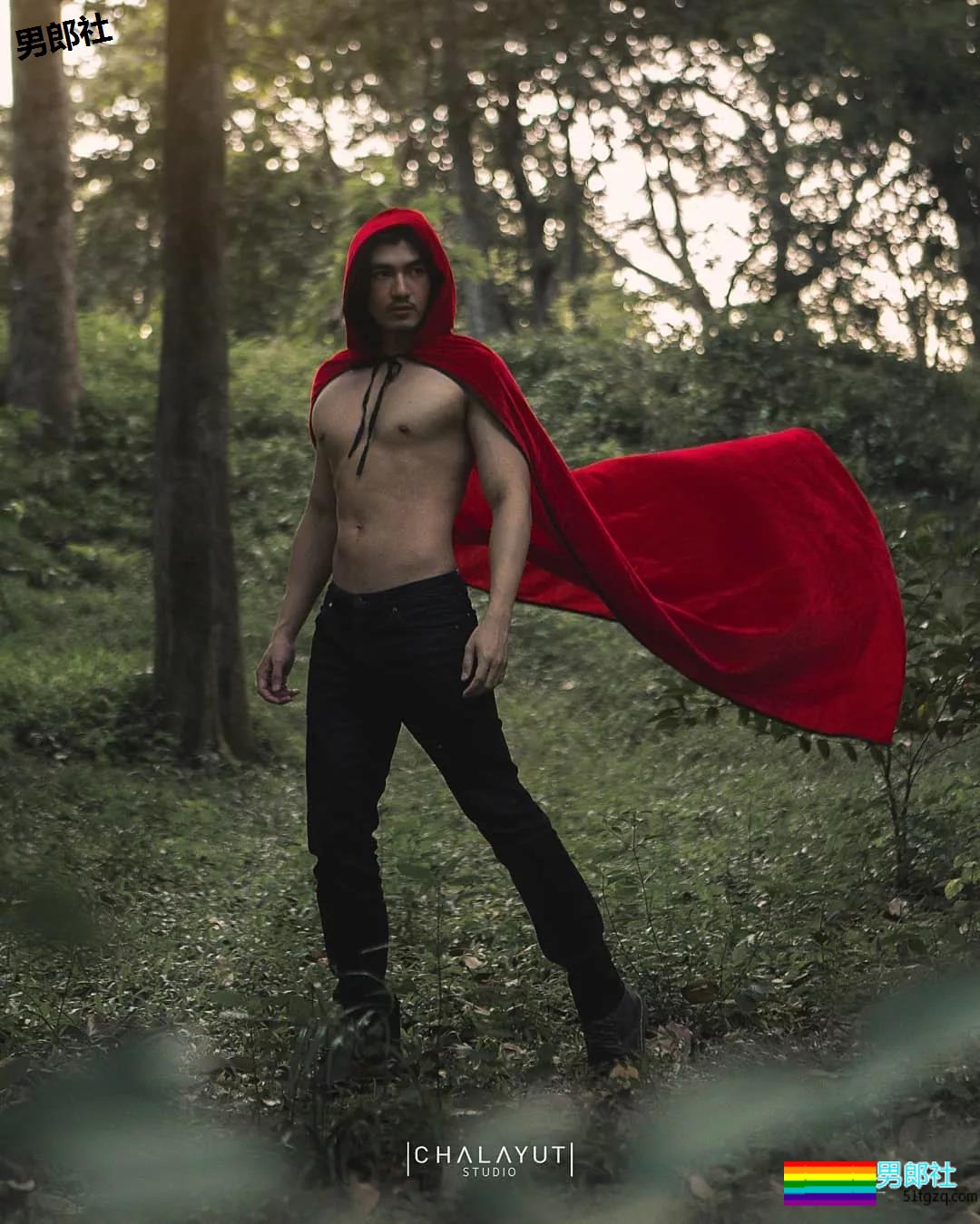 红裤衩红袜子……这些摄影师男模们可真慷慨，快收图 - 51虹马
