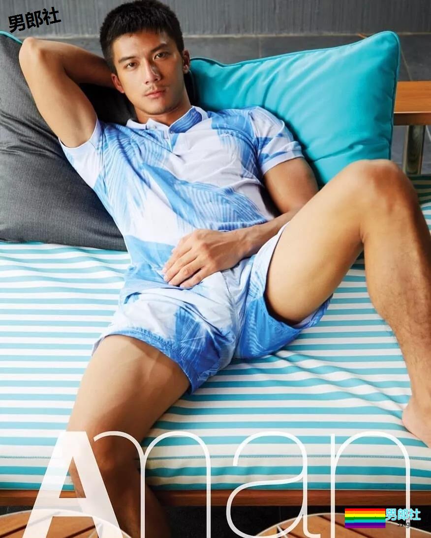 红裤衩红袜子……这些摄影师男模们可真慷慨，快收图 - 51虹马