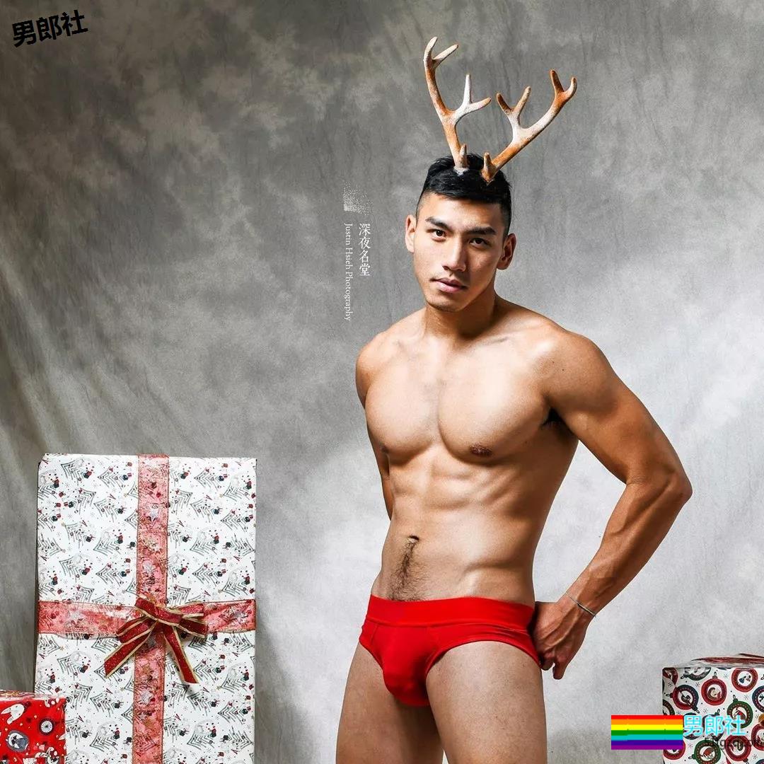 新晋名媛张贤最新写真力压大肌划船手?我觉得有待商榷。 - 51虹马 新晋名媛张贤最新写真力压大肌划船手?我觉得有待商榷。 - 51虹马