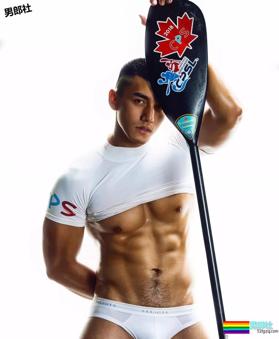 新晋名媛张贤最新写真力压大肌划船手？我觉得有待商榷。 - 51虹马