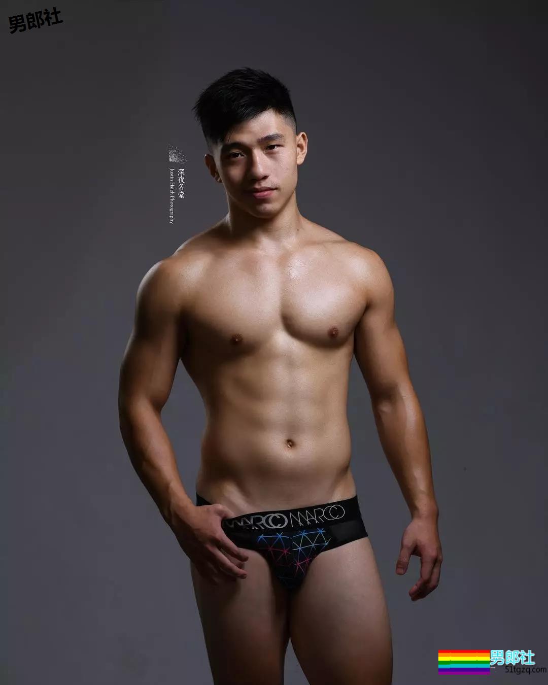 新晋名媛张贤最新写真力压大肌划船手？我觉得有待商榷。 - 51虹马