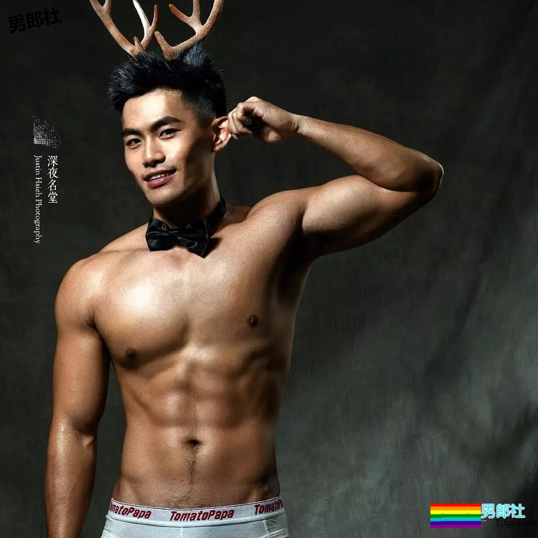 新晋名媛张贤最新写真力压大肌划船手？我觉得有待商榷。 - 51虹马