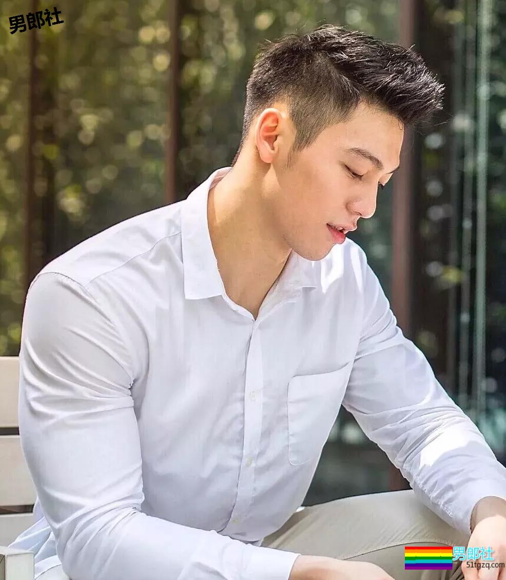 23岁的天菜爆肌男，大筋霸鲜肉男模碾压男选大赛！ - 51虹马