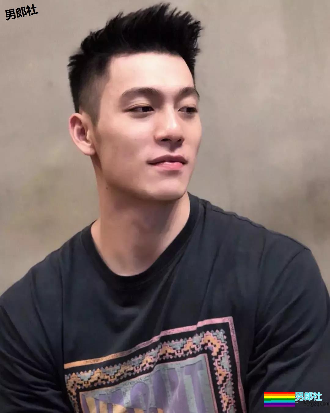 23岁的天菜爆肌男，大筋霸鲜肉男模碾压男选大赛！ - 51虹马