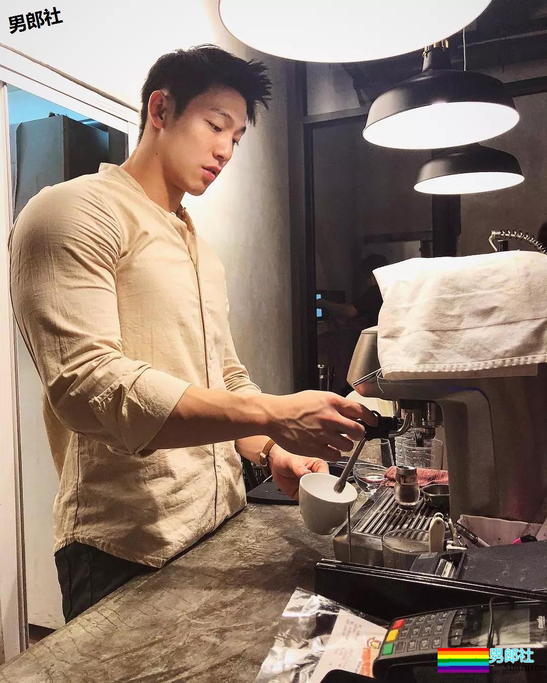 23岁的天菜爆肌男，大筋霸鲜肉男模碾压男选大赛！ - 51虹马