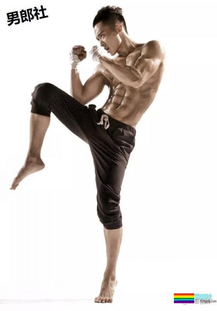 圆寸肌肉爷们私下竟是小奶狗？腱子肉小翘臀，石更汉荷尔蒙满分 - 51虹马