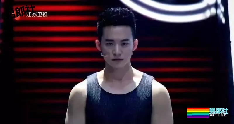 圆寸肌肉爷们私下竟是小奶狗？腱子肉小翘臀，石更汉荷尔蒙满分 - 51虹马