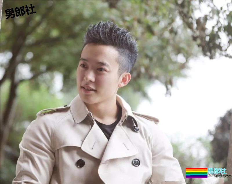 圆寸肌肉爷们私下竟是小奶狗？腱子肉小翘臀，石更汉荷尔蒙满分 - 51虹马