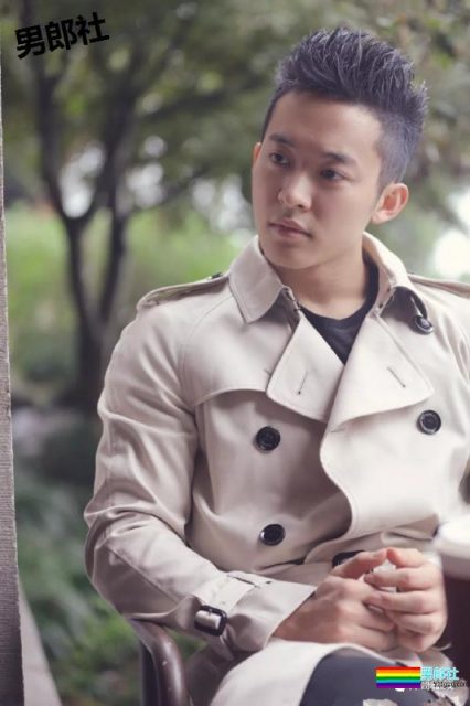 圆寸肌肉爷们私下竟是小奶狗？腱子肉小翘臀，石更汉荷尔蒙满分 - 51虹马