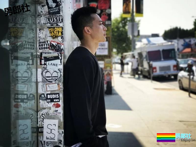 圆寸肌肉爷们私下竟是小奶狗？腱子肉小翘臀，石更汉荷尔蒙满分 - 51虹马