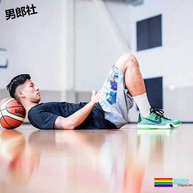 国民老公*彭于晏，原来背后有个硬汉男人 - 51虹马