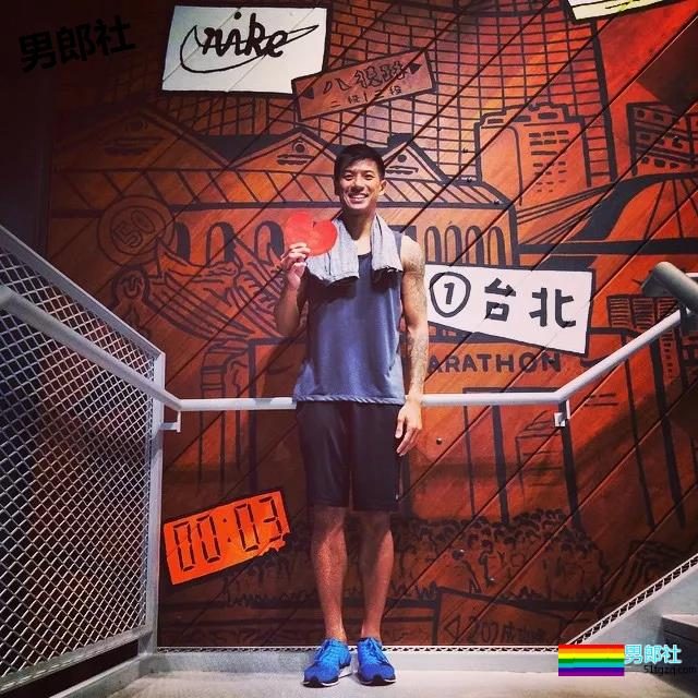 国民老公*彭于晏，原来背后有个硬汉男人 - 51虹马