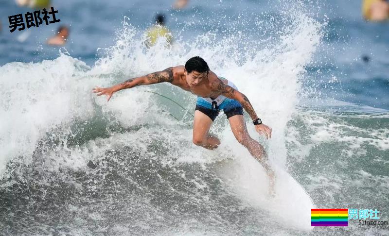 国民老公*彭于晏，原来背后有个硬汉男人 - 51虹马