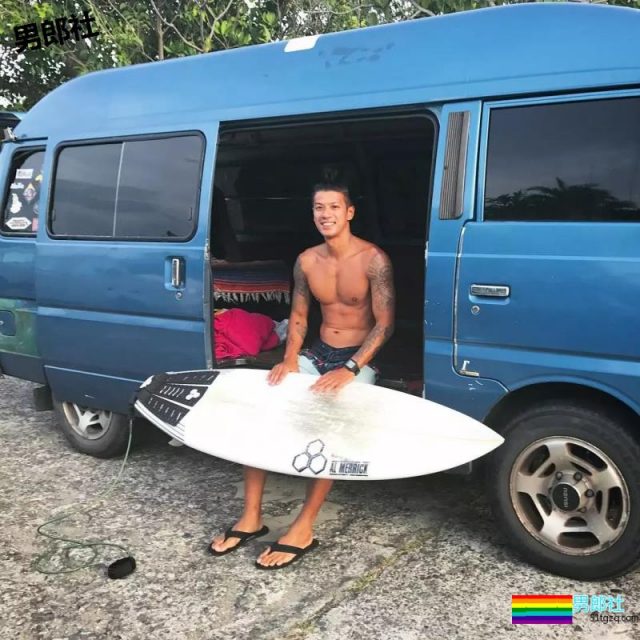 国民老公*彭于晏，原来背后有个硬汉男人 - 51虹马