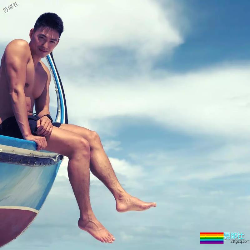 撩衣露板腹、被老外袭胸、跟何炅同框，他们拼的就是硬实力！ - 51虹马