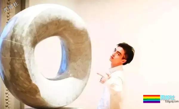 撩衣露板腹、被老外袭胸、跟何炅同框，他们拼的就是硬实力！ - 51虹马