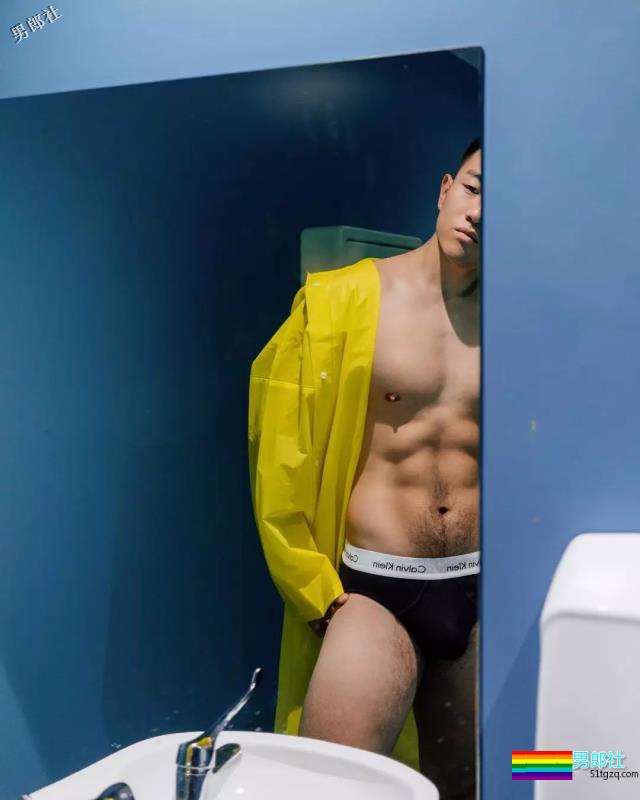 井盖队长又双叒叕发新照,他背后的摄影师也太厉害了吧?-51虹马