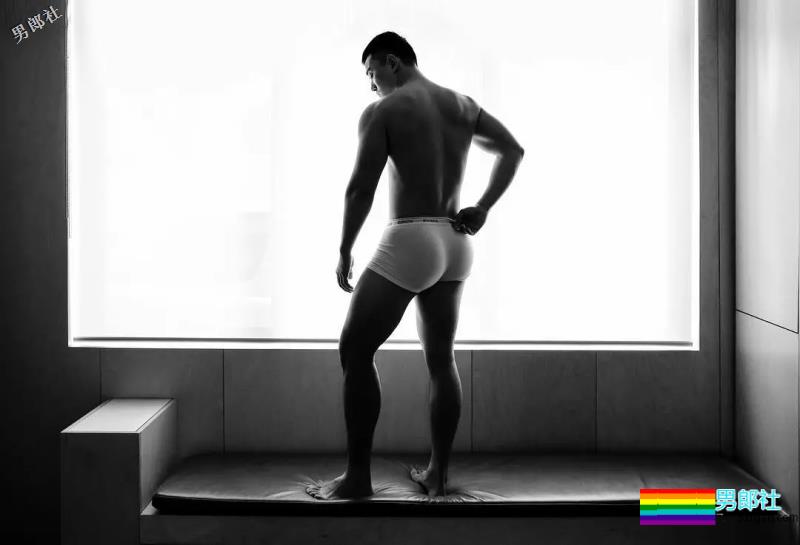 井盖队长又双叒叕发新照，他背后的摄影师也太厉害了吧？ - 51虹马